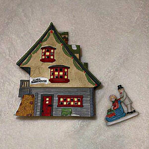 Dept‎ 56 Christmas Heritage Village, North Pole Series,  Elf Bunkhouse, 5601-4